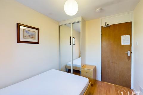 4 bedroom flat to rent, St David's Place, Edinburgh, EH3