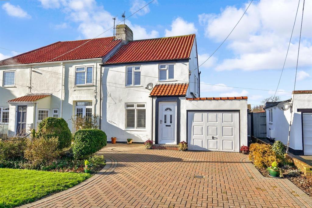 Lower Sands, Dymchurch, Romney Marsh, Kent 3 bed semidetached house for sale £375,000