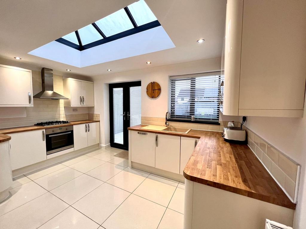 Godfrey Avenue, Glynneath, Neath... 3 bed semidetached house £200,000