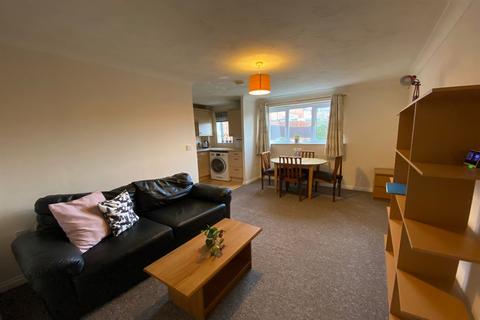 2 bedroom apartment to rent, 12 Iver Court, Lenborough Road, Buckingham, Buckinghamshire, MK18