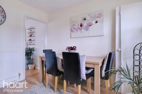 45 Chells Way, Stevenage, SG2 0LB