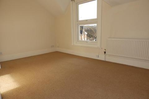 3 bedroom semi-detached house to rent, Queens Road, Tunbridge Wells, TN4