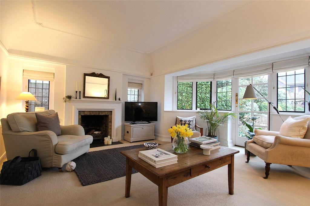 Vernon Road, LeighonSea, Essex, SS9 3 bed detached house £1,195,995