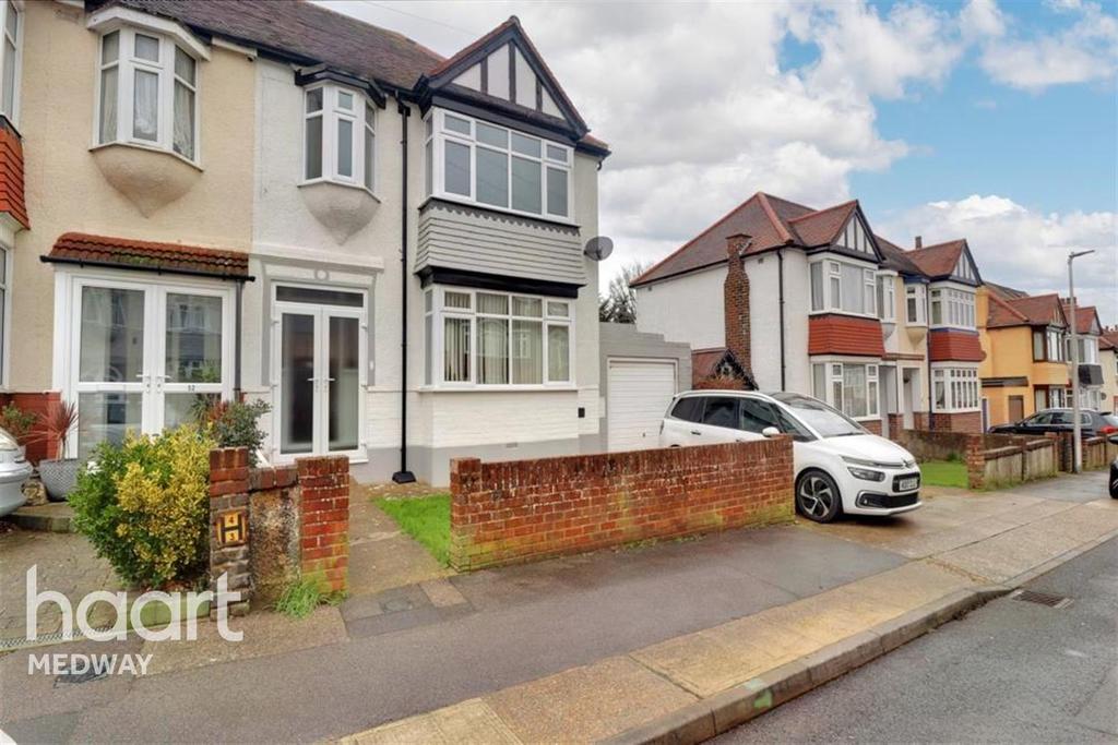 Jackson Avenue, Rochester, ME1 3 bed semidetached house £1,500 pcm