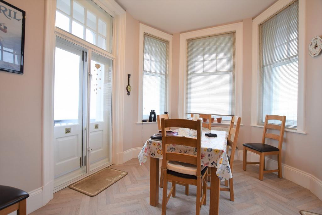 Kitchen diner