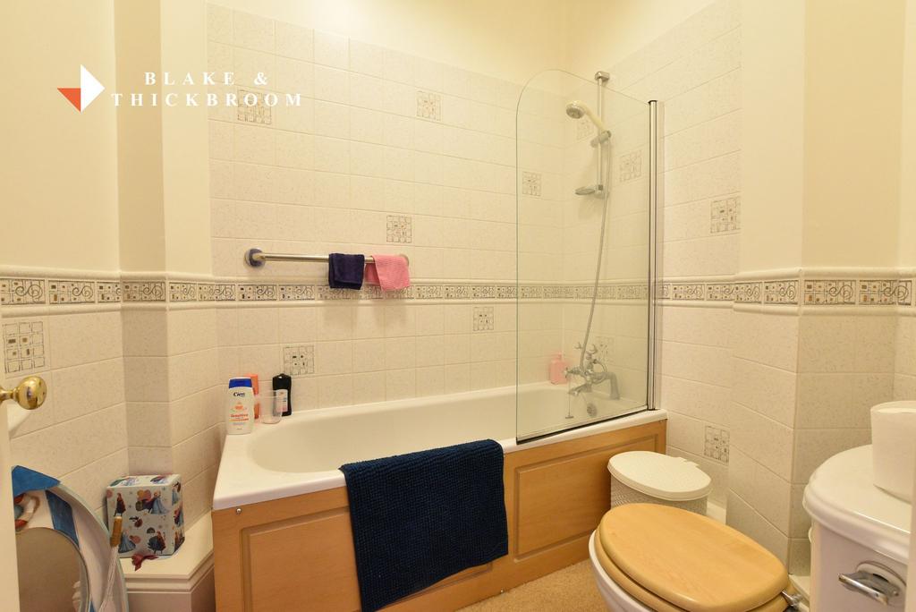 En suite bathroom