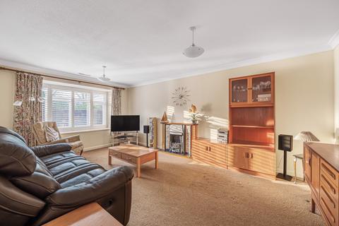 2 bedroom bungalow for sale, Tenacre, Goldsworth Park, Woking, GU21