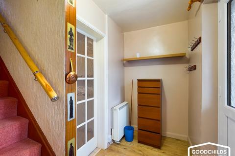 25 Avon Crescent, Walsall, WS3 4DG