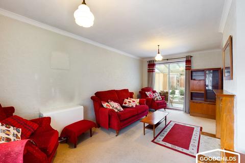 25 Avon Crescent, Walsall, WS3 4DG