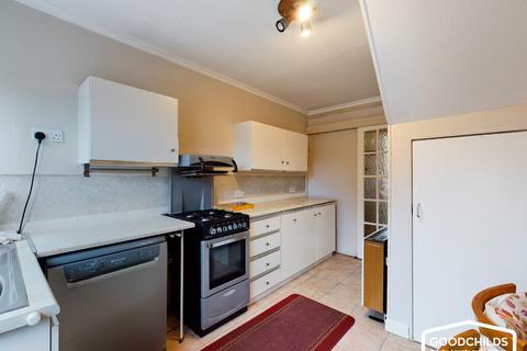 25 Avon Crescent, Walsall, WS3 4DG