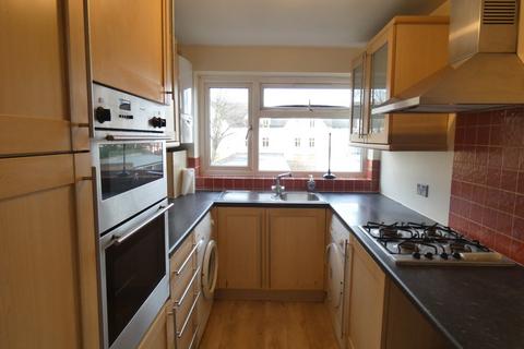 2 bedroom flat to rent, Chartres Court, Greenford