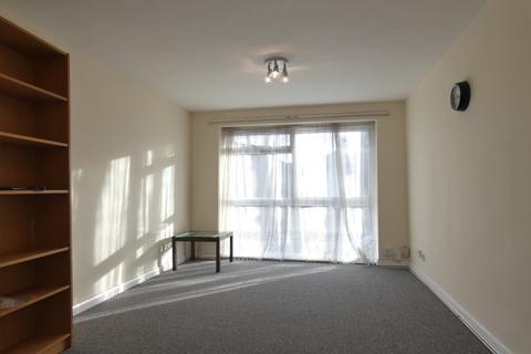 2 bedroom flat to rent, Chartres Court, Greenford