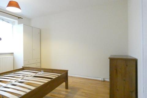 2 bedroom flat to rent, Chartres Court, Greenford