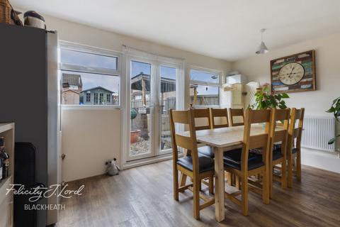 25 Tallis Grove, London, SE7 7LB