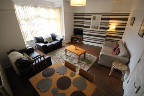 6 bedroom end of terrace house to rent - 1 St Michael’s Crescent, Headingley, Leeds, LS6 3AL