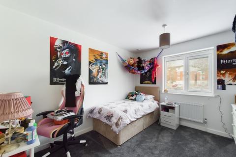 2 bedroom ground floor flat for sale - Kennedy Road, Horsham