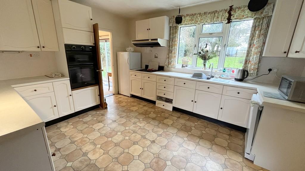 Loddon Road, Norton Subcourse 4 bed detached house £465,000