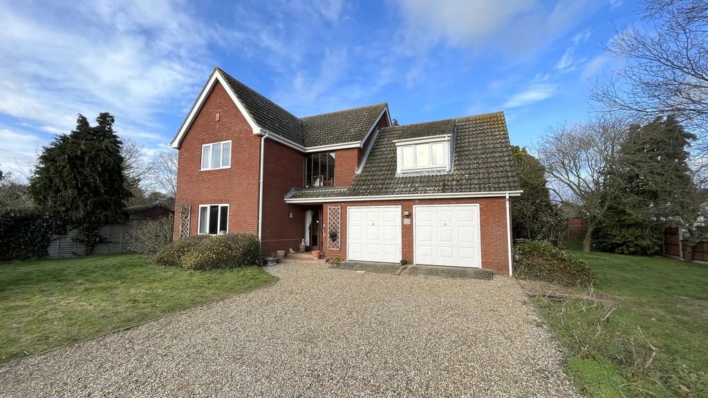 Loddon Road, Norton Subcourse 4 bed detached house £465,000