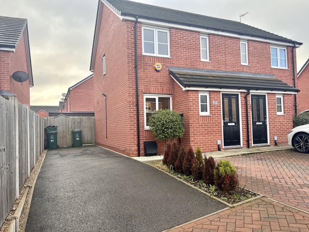 Arena Avenue, Coventry, CV6 4BS 2 bed semidetached house £185,000