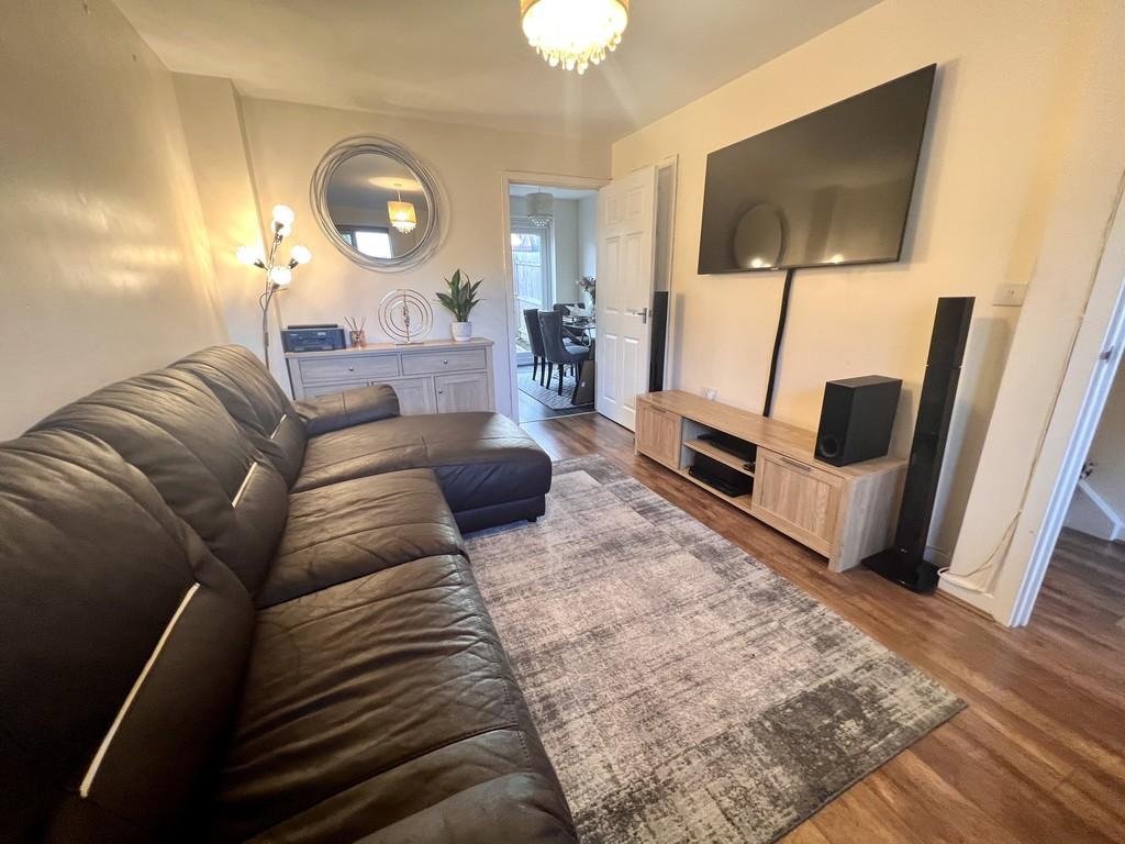 Arena Avenue, Coventry, CV6 4BS 2 bed semidetached house £185,000