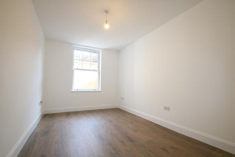 2 bedroom apartment to rent - South Park Hill Road, South Croydon
