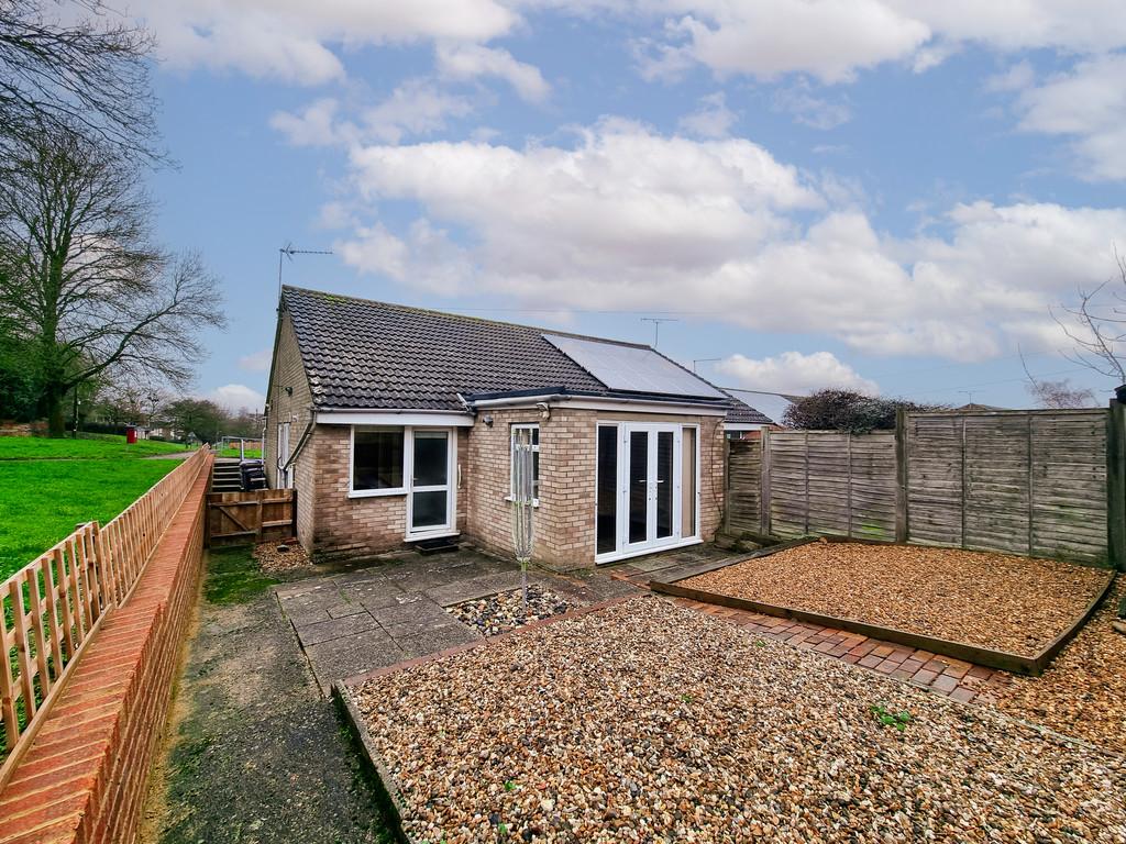 Kings Meadow, Kedington 2 bed semidetached bungalow for sale £229,999