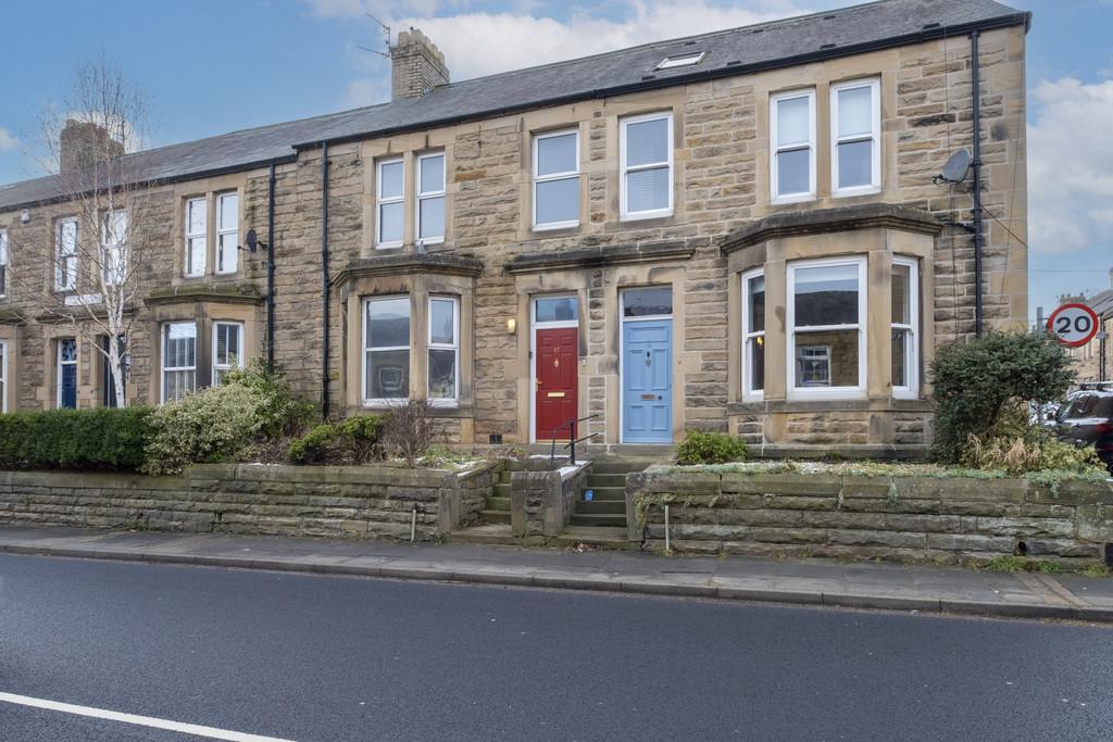 Leazes Crescent, Hexham 4 bed terraced house £295,000
