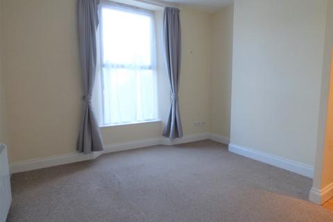 2 bedroom apartment to rent, Powderham Road, Newton Abbot