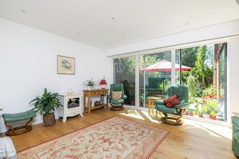 15 Mead Road, Winchester, SO23 9RF