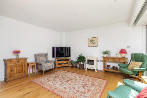 15 Mead Road, Winchester, SO23 9RF