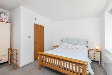 15 Mead Road, Winchester, SO23 9RF