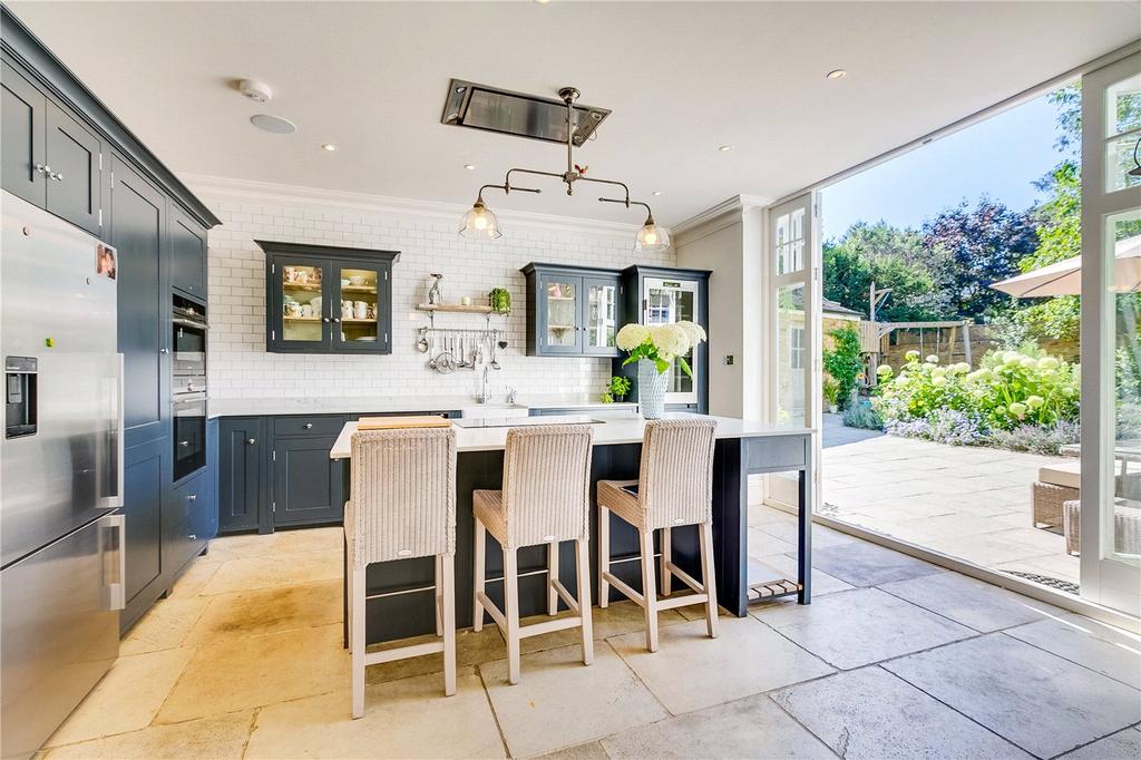 Dining/Kitchen