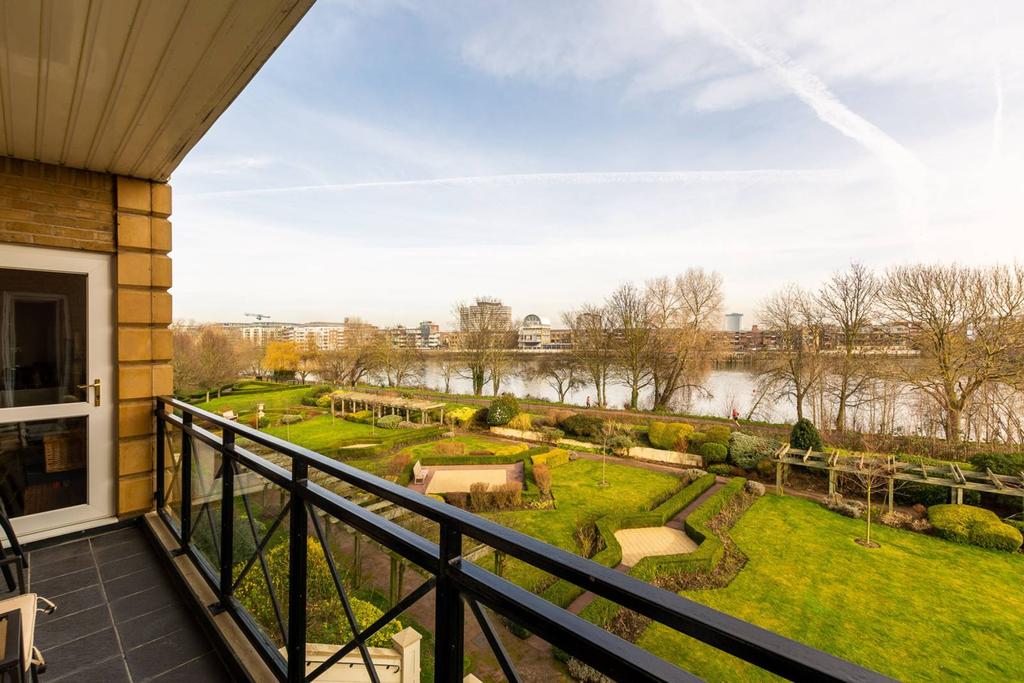 Wyatt Drive, Castelnau, London, SW13 2 bed flat £7,501 pcm (£1,731 pw)