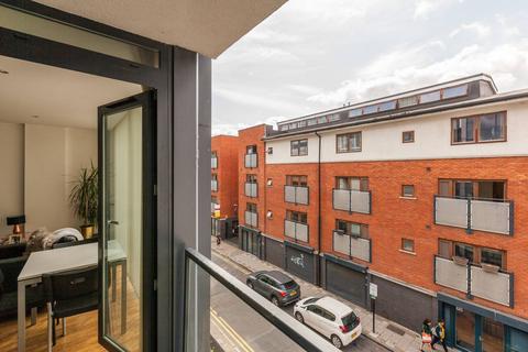 2 bedroom flat to rent - Waterston Street, Shoreditch, London, E2