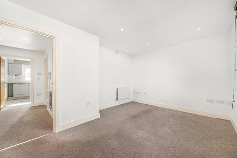 6 Hayes Grove, London, SE22 8DF