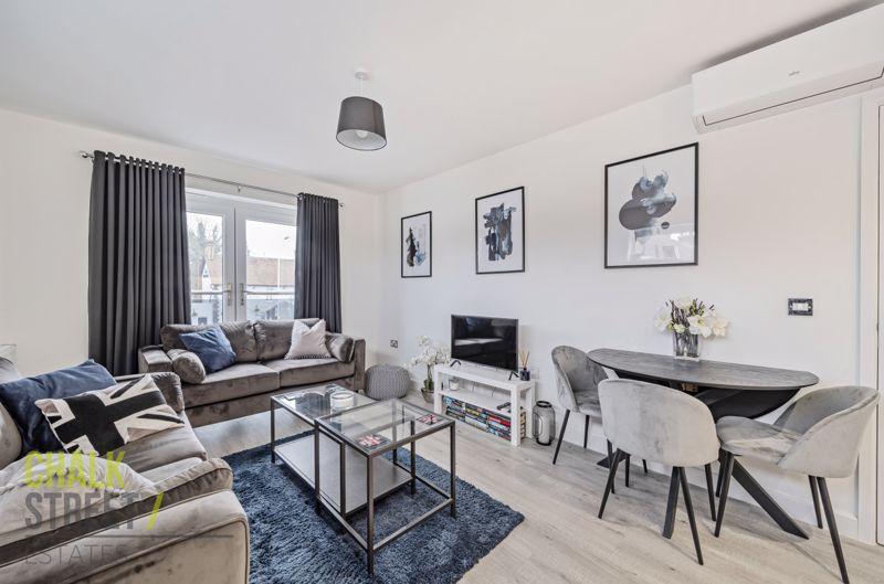 Batchelor Court, Upminster Road... 2 bed apartment £325,000