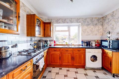 66 Faringdon Avenue, Bromley, BR2 8BS