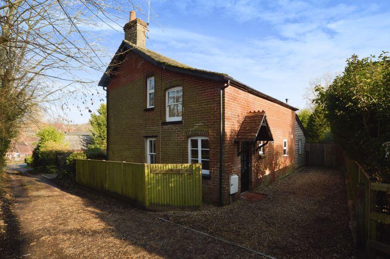Vale Road, Redlynch *VIDEO TOUR* 3 bed detached house for sale