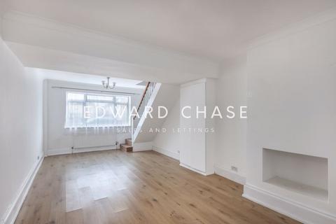 3 bedroom semi-detached house to rent, Malvern Road, Hornchurch, RM11