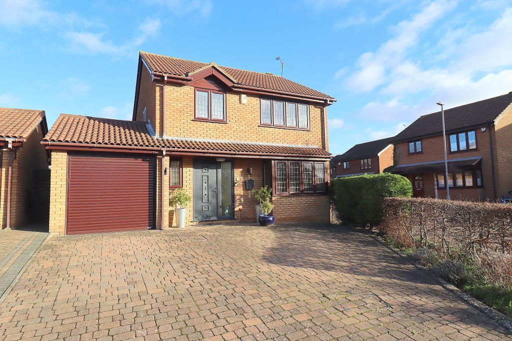 Fernheath, Barton Hills, Luton, Bedfordshire, LU3 4DG 3 bed detached