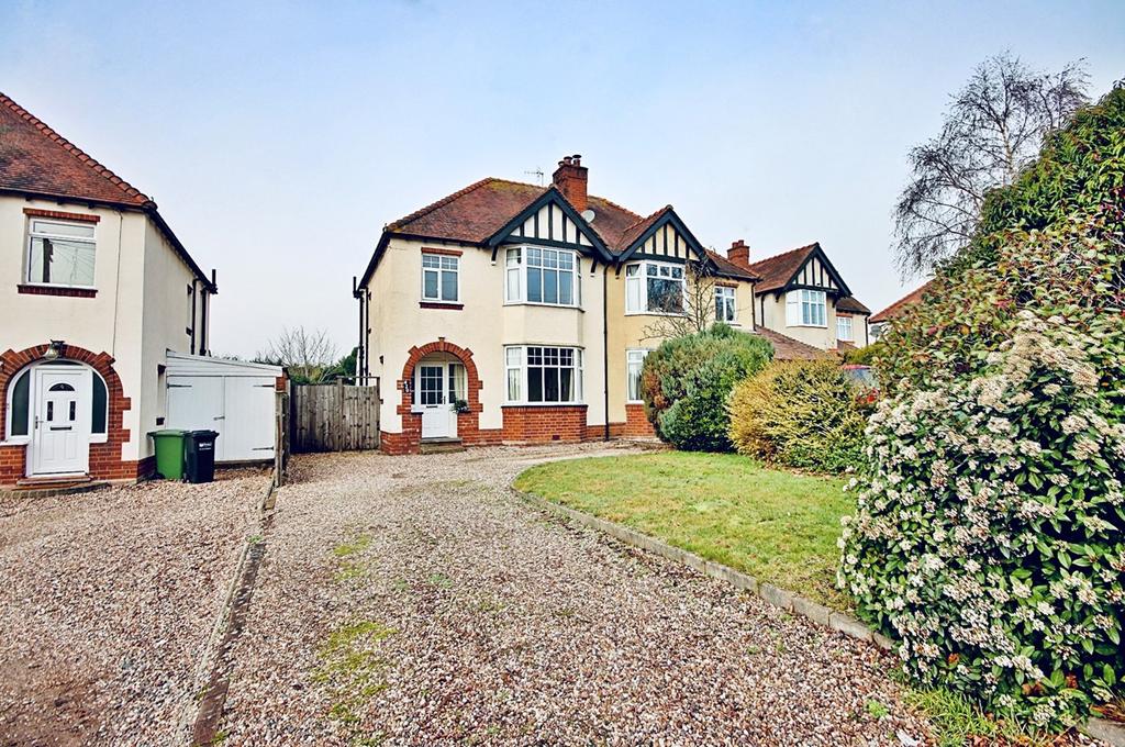 Ombersley Road, Claines, Worcester, WR3 3 bed semidetached house £