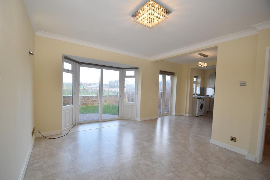 Finny Bank Road, Sale, M33 4 bed semidetached house £1,500 pcm (£346 pw)