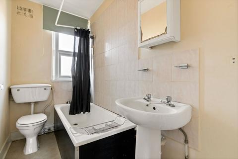 2 bedroom flat for sale - Broomfield Road, Folkestone, CT19