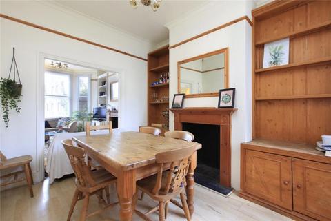 5 bedroom terraced house to rent - Richmond Road, London, E8