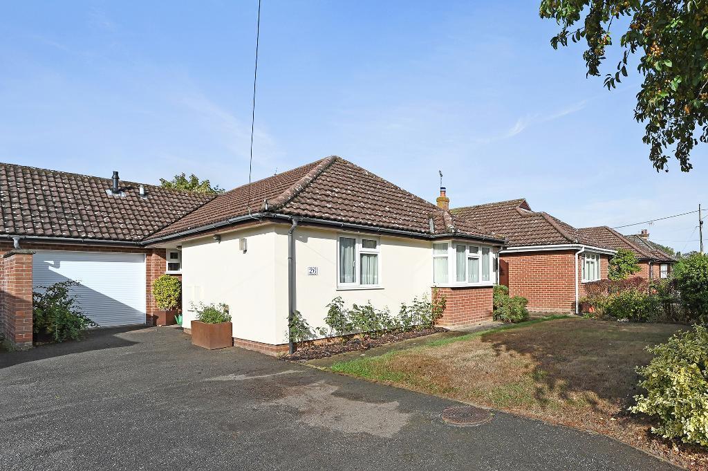 School Lane,Lawford,Manningtree 3 bed bungalow £375,000