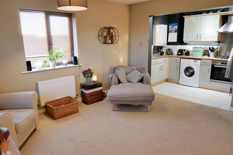 2 bedroom flat for sale - Harrier Close, Lansdowne Park, Calne