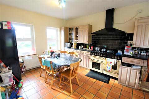 7 Allenby Crescent, Grays, RM17 6DH
