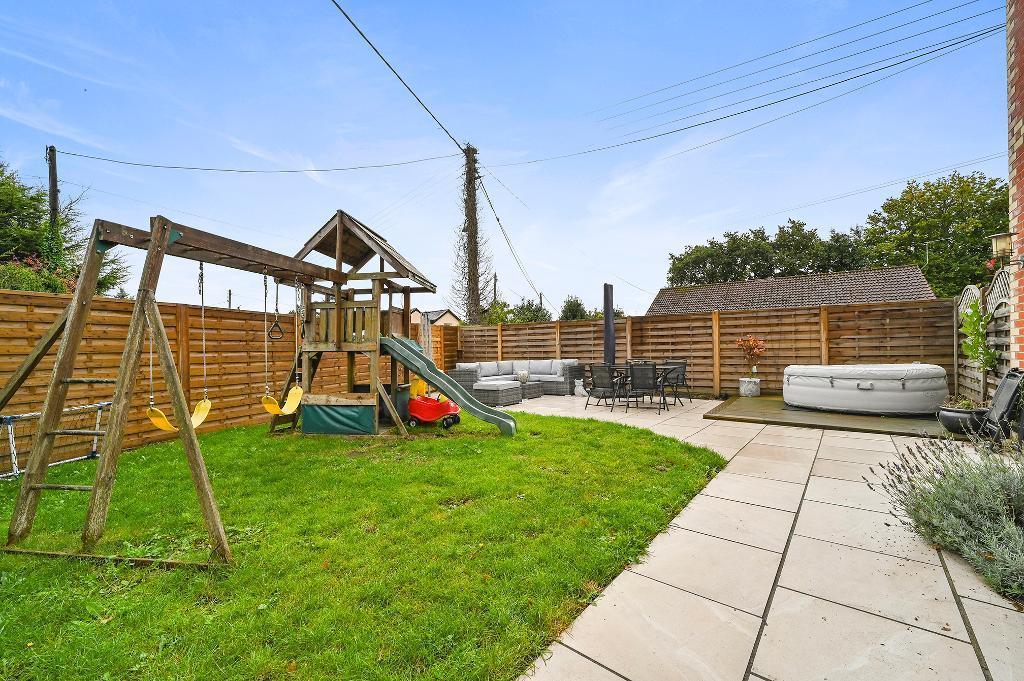 Belle Vue, Steam Mill Road,Bradfield 3 bed semidetached house £400,000