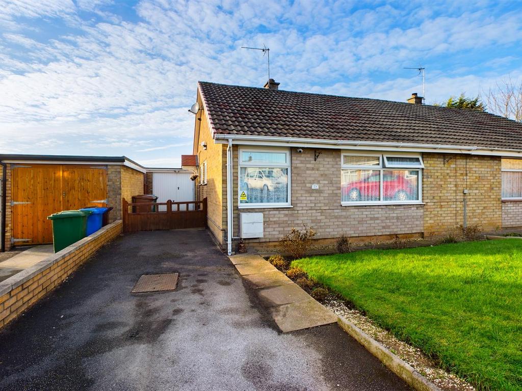 Chatsworth Close, Bridlington 2 bed semidetached bungalow £180,000