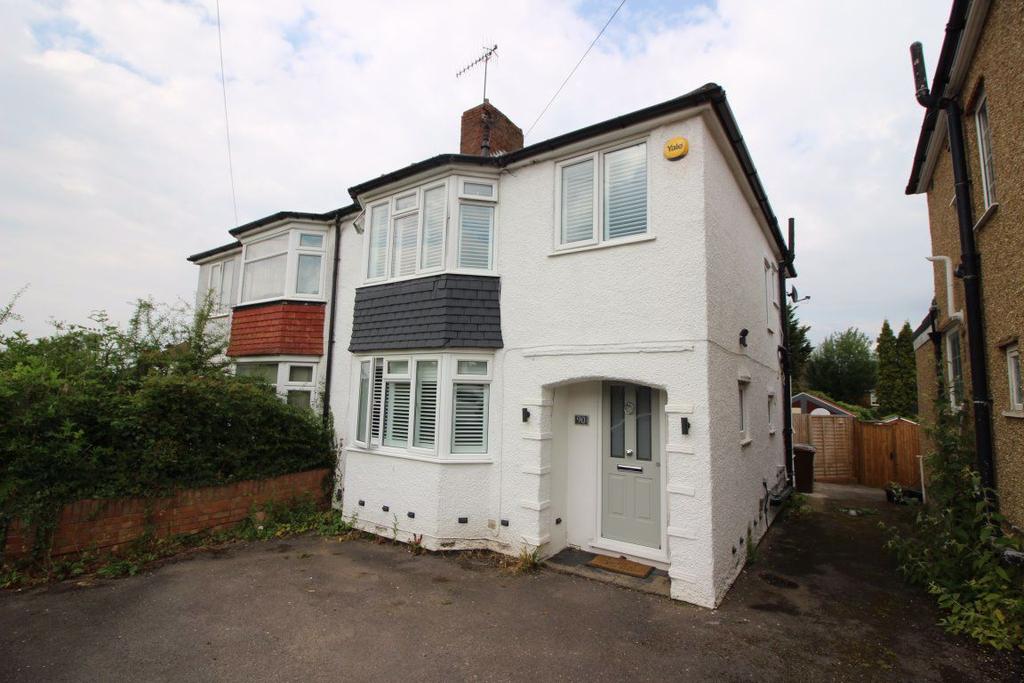 Little Bushey Lane, Bushey 3 Bed House - £2,500 Pcm (£577 Pw)